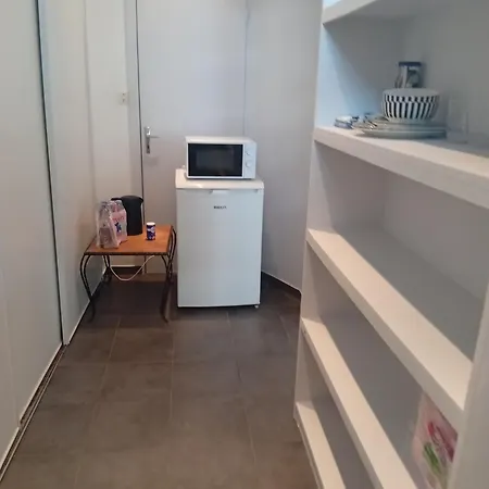 Privee Calme Et Independante Homestay szállás *